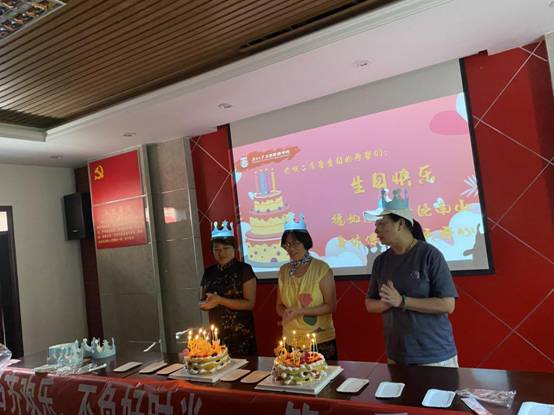 c06ea9e34337a5322e08a51c8d6b25d